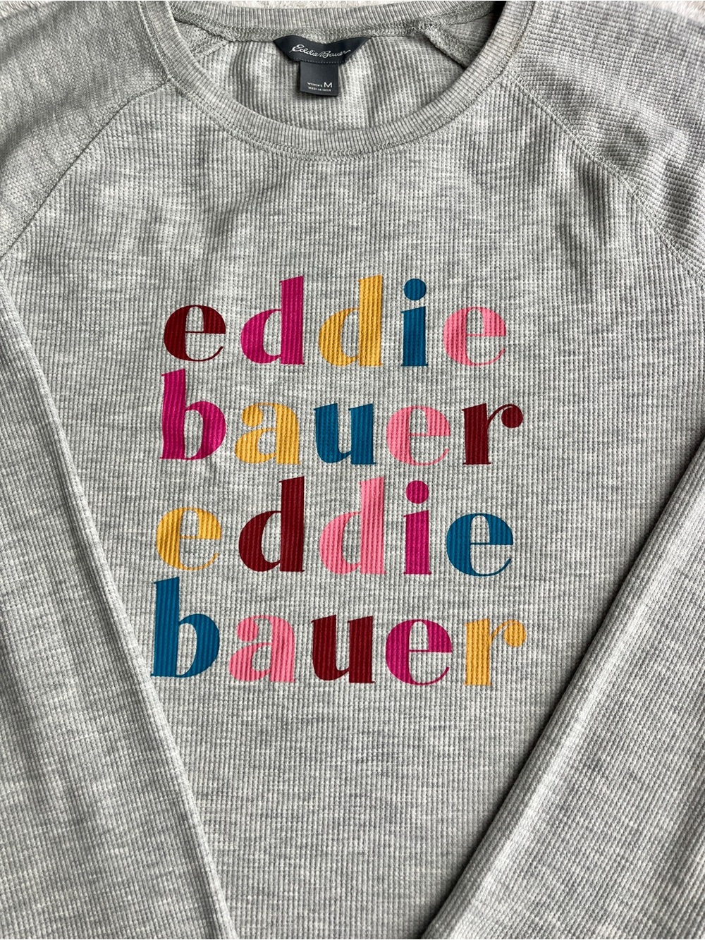 Eddie Bauer long sleeve
Sleeve thermal logo tee/lite sweater men women gray